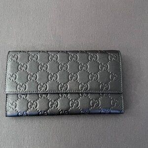 Gucci Tri-fold Long Wallet GG 257303 like new